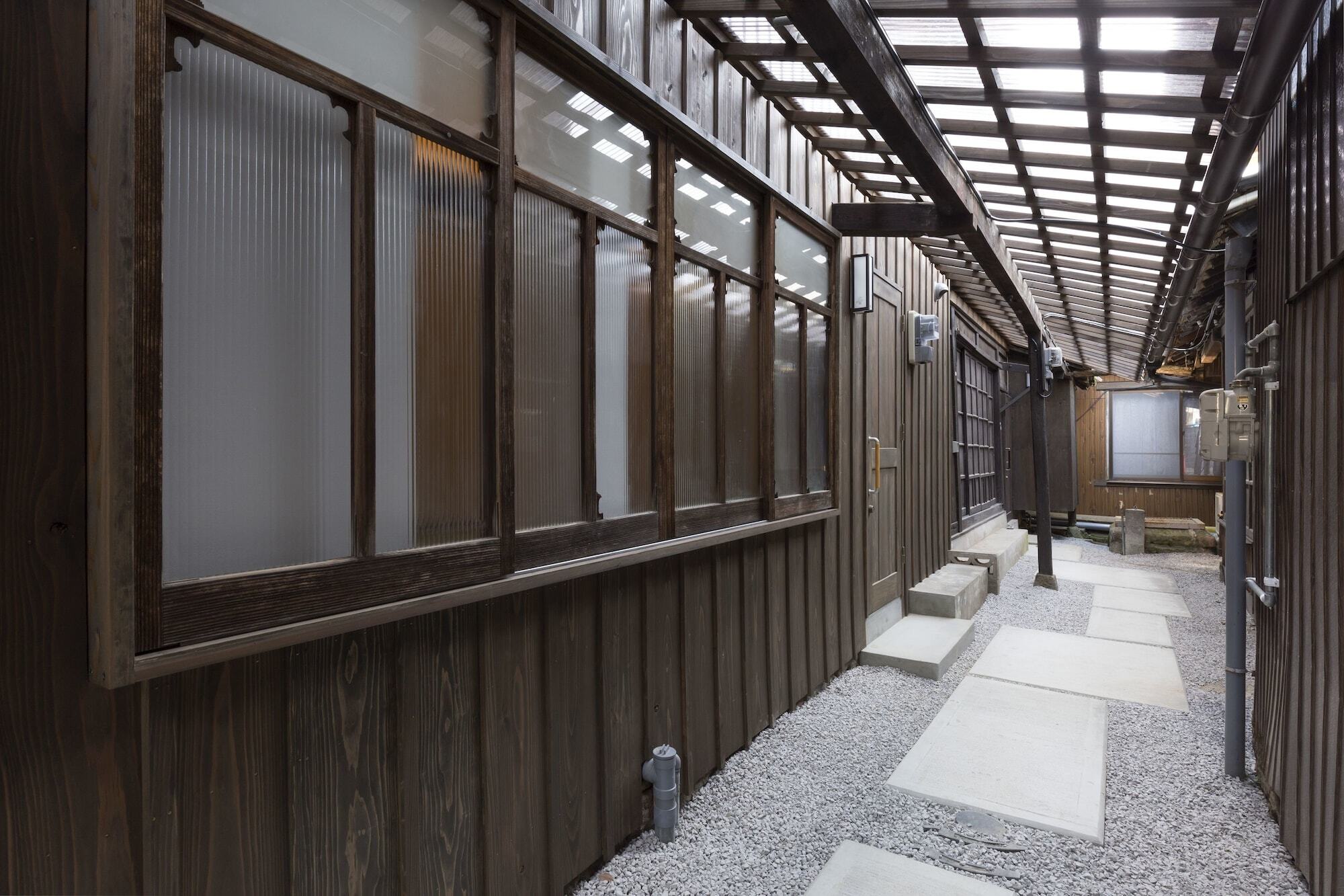 Art House Project The Row House Of Hamawaki Hotel Бепу Екстериор снимка